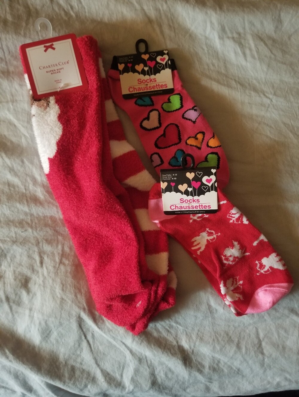 Women's Holiday (Christmas And Valentine's Day) Sock Bundle - 4 Pairs Size 9-11